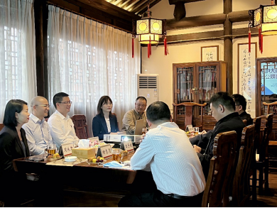 Binhu District Party Secretary Sun Haidong and his delegation held business negotiations with Wuxi Evergrande Electronic Technology Co., Ltd